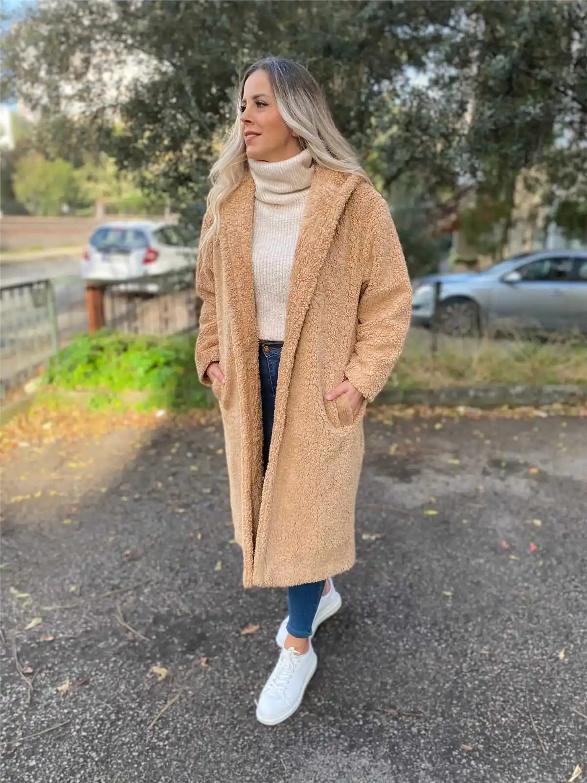 Uzun Teddy Kabanlar: Kışın Şıklığını ve Rahatlığını Bir Arada Sunan Favori Parça