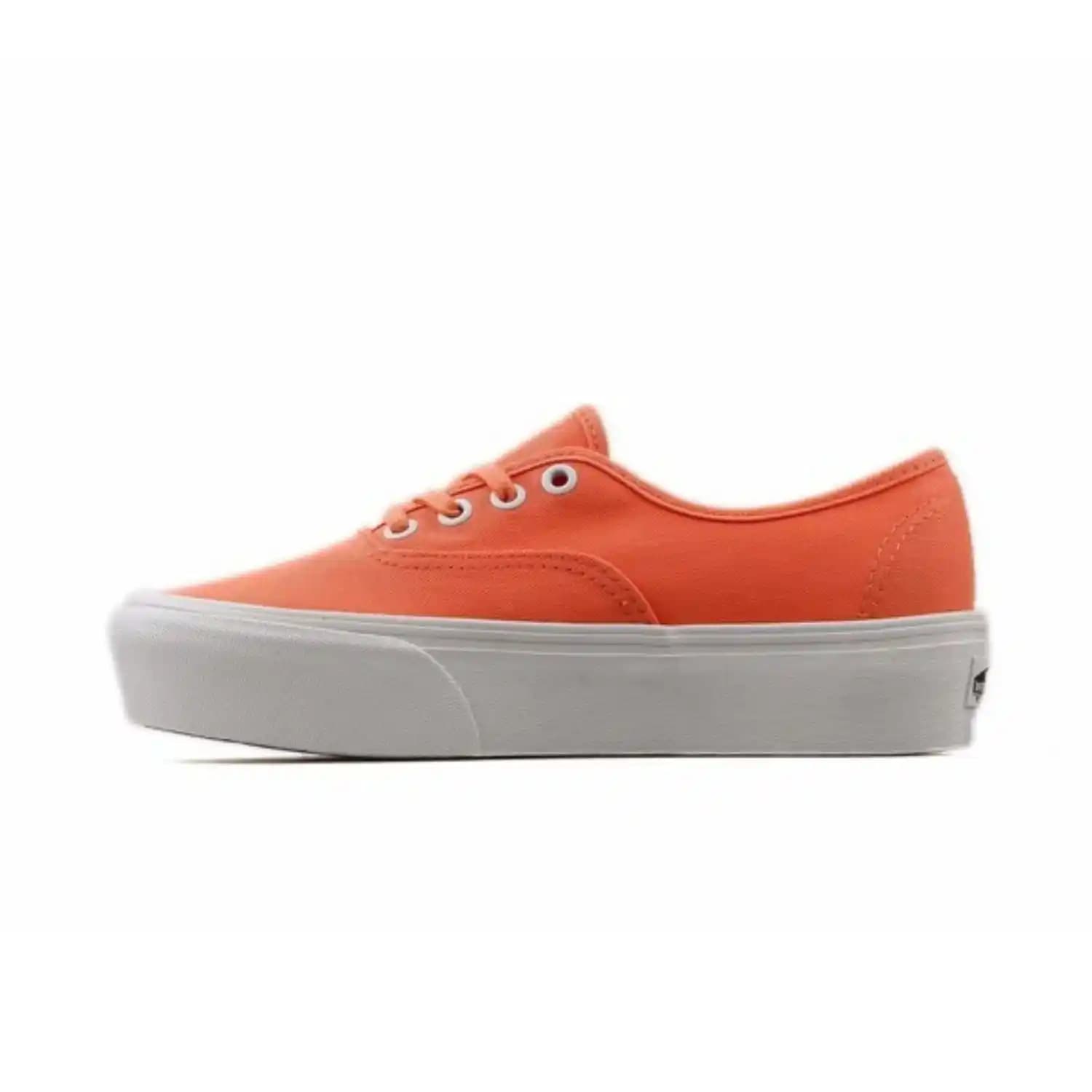 Vans Turuncu Ayakkabılar: Stil ve Konforun Modern Buluşması