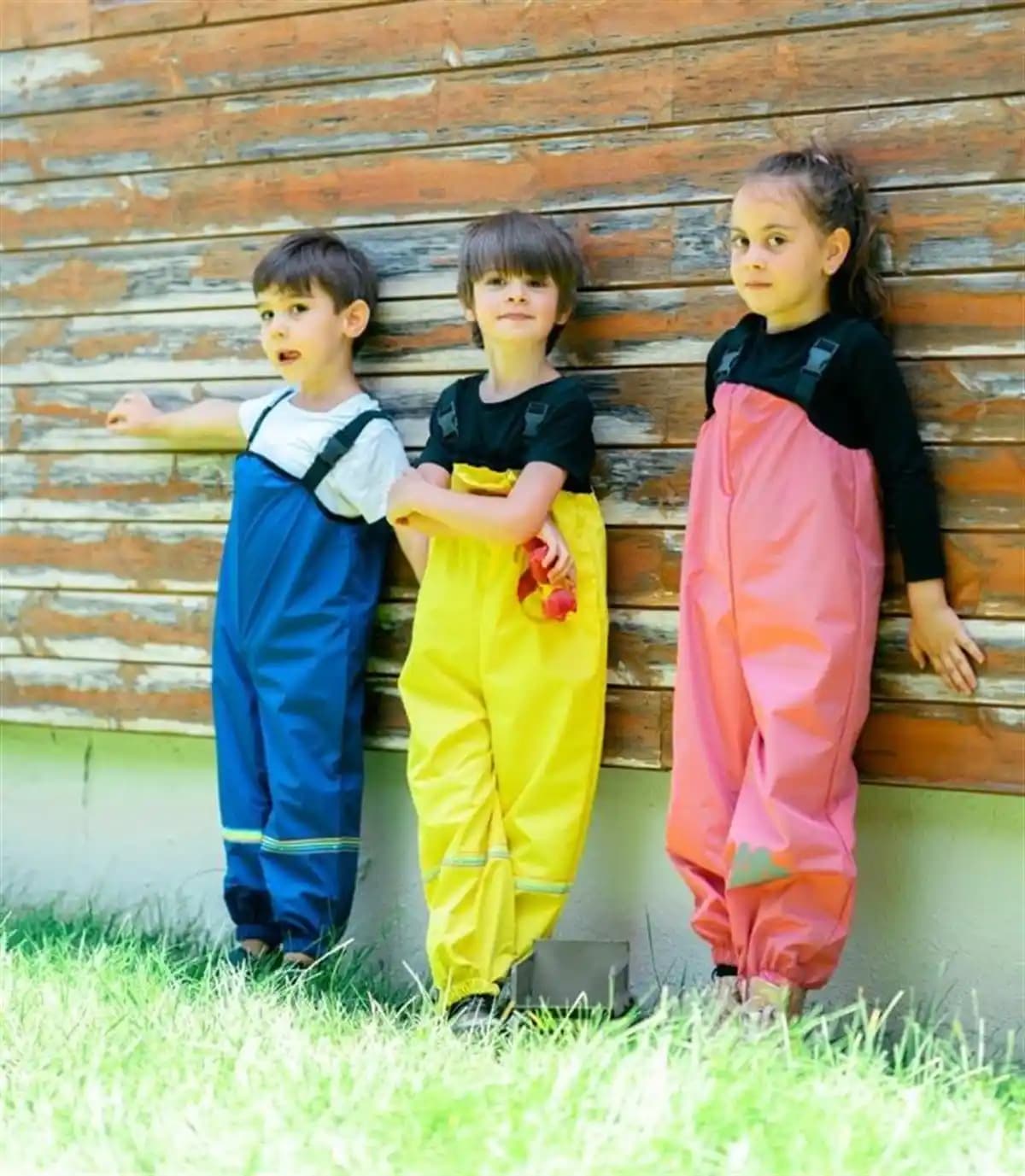 Yağmur Tulumu: Günlük ve Outdoor Kullanım İçin Modern ve Fonksiyonel Giysi Seçenekleri