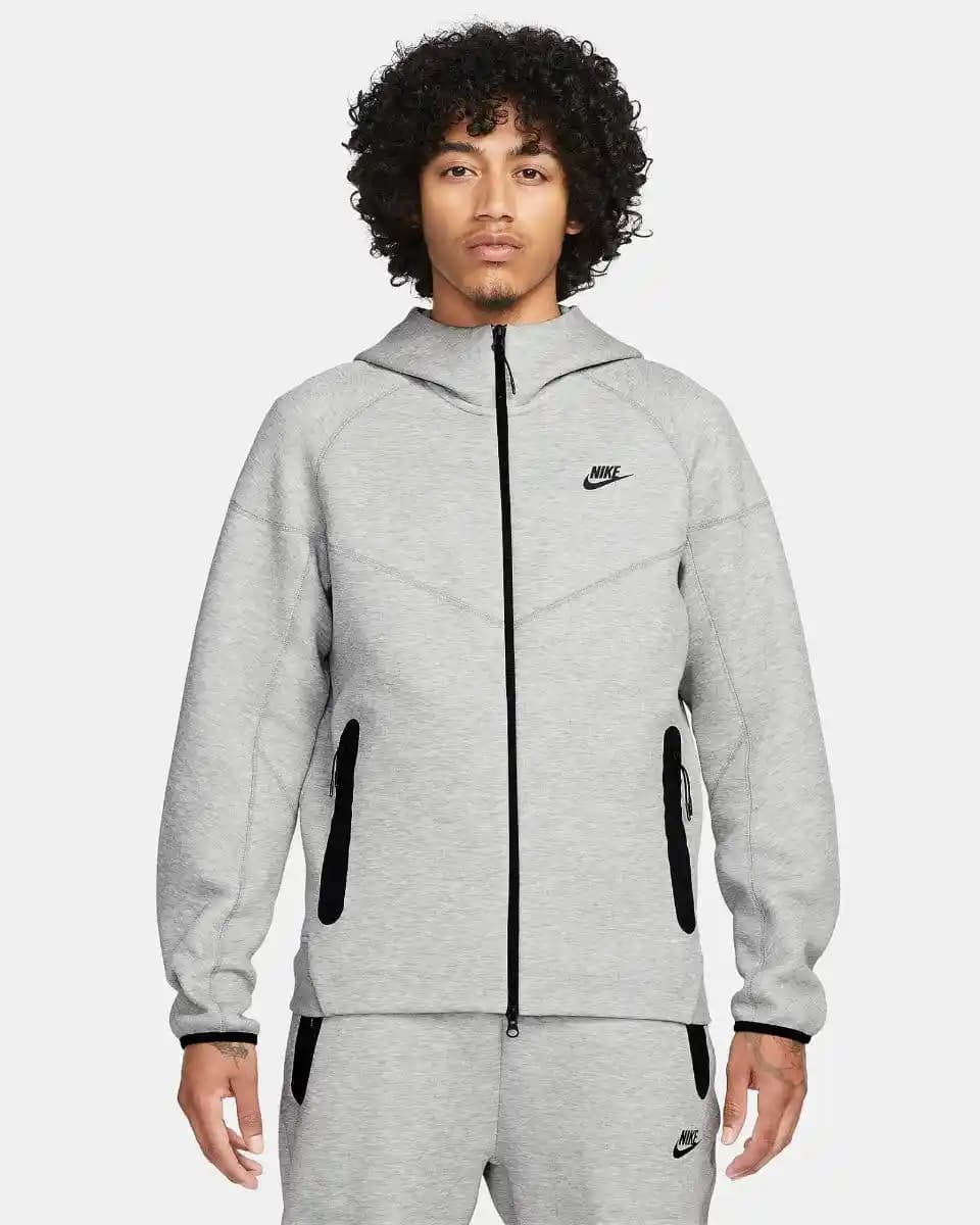 Yeni Nesil Tech Fleece: Moda ve Teknolojinin Buluştuğu Güncel Giyim Trendleri