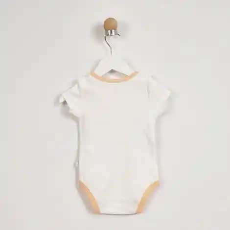 Yenidoğan Çıtçıtlı Bodyler: Rahatlık ve Pratiklik Sunan Bebek Giyim Seçenekleri