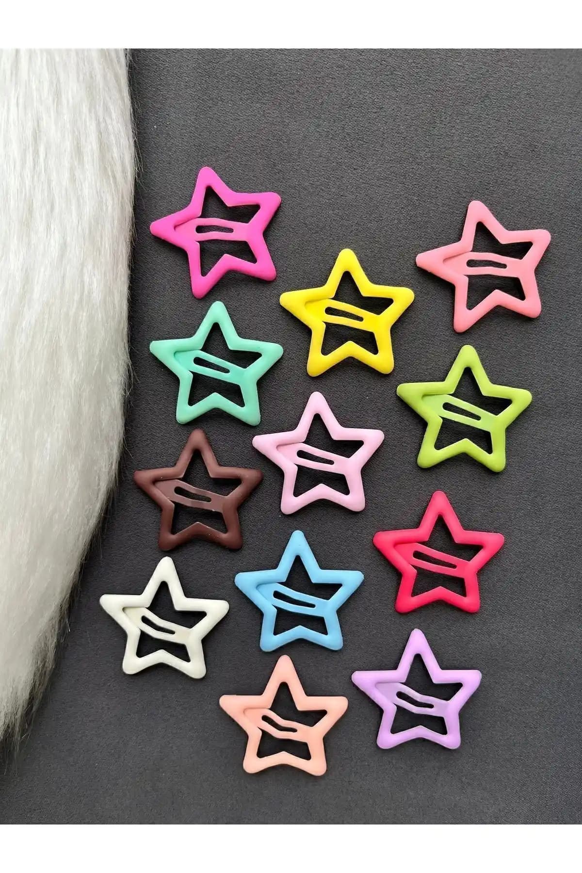 Yıl<dı>zlı Toka Nedir, Nasıl Kullanılır ve Stilinizde Nasıl Fark Yaratır?