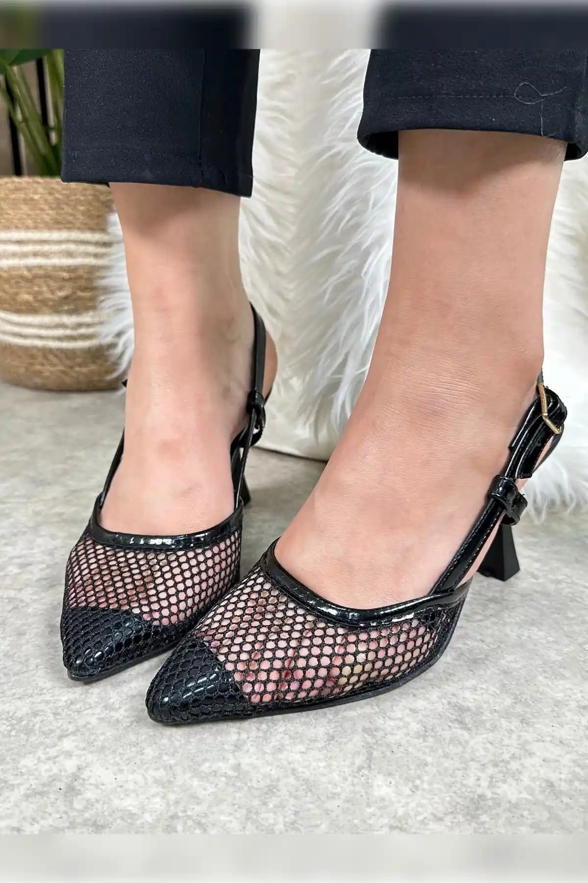 Zara Fileli Topuklu Ayakkabılar Modada Şıklık ve Zarafetin İkonları