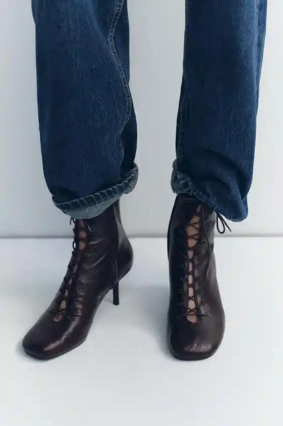 Zara Kahverengi Botlar: Stil ve Konforu Bir Arada Sunan Güncel Seçenekler