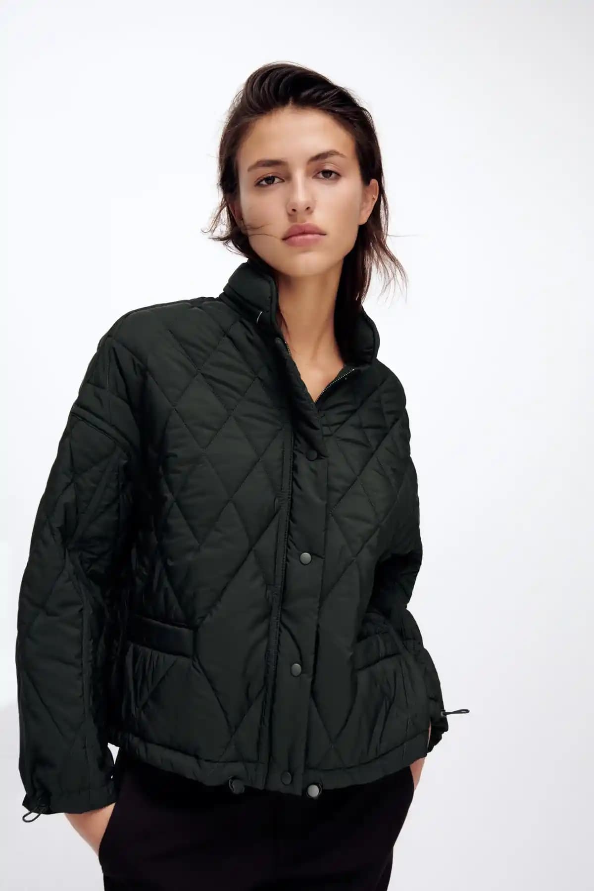 Zara Kapitone Koleksiyonlarıyla Modern ve Şık Kış Giyim Trendleri