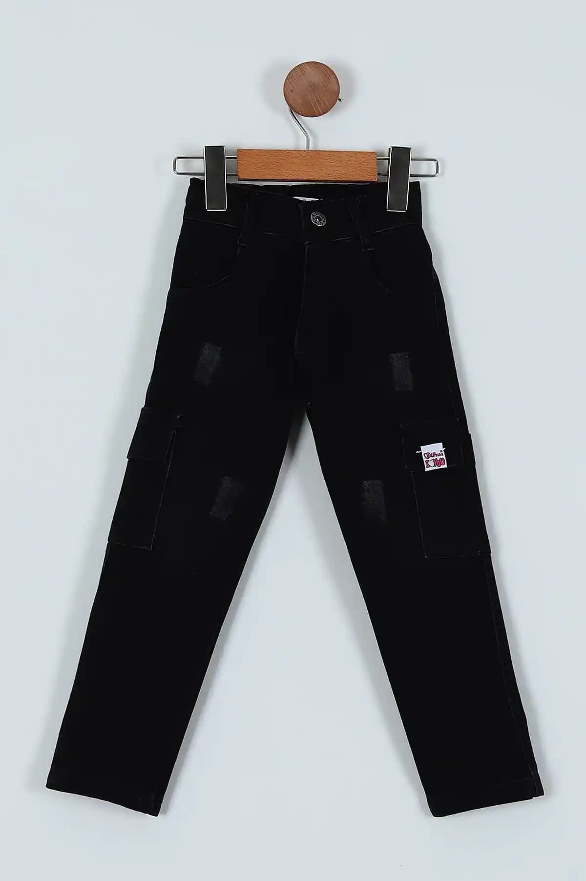 12 Yaş Çocuklar İçin Siyah Pantolon Modası ve Stil Önerileri