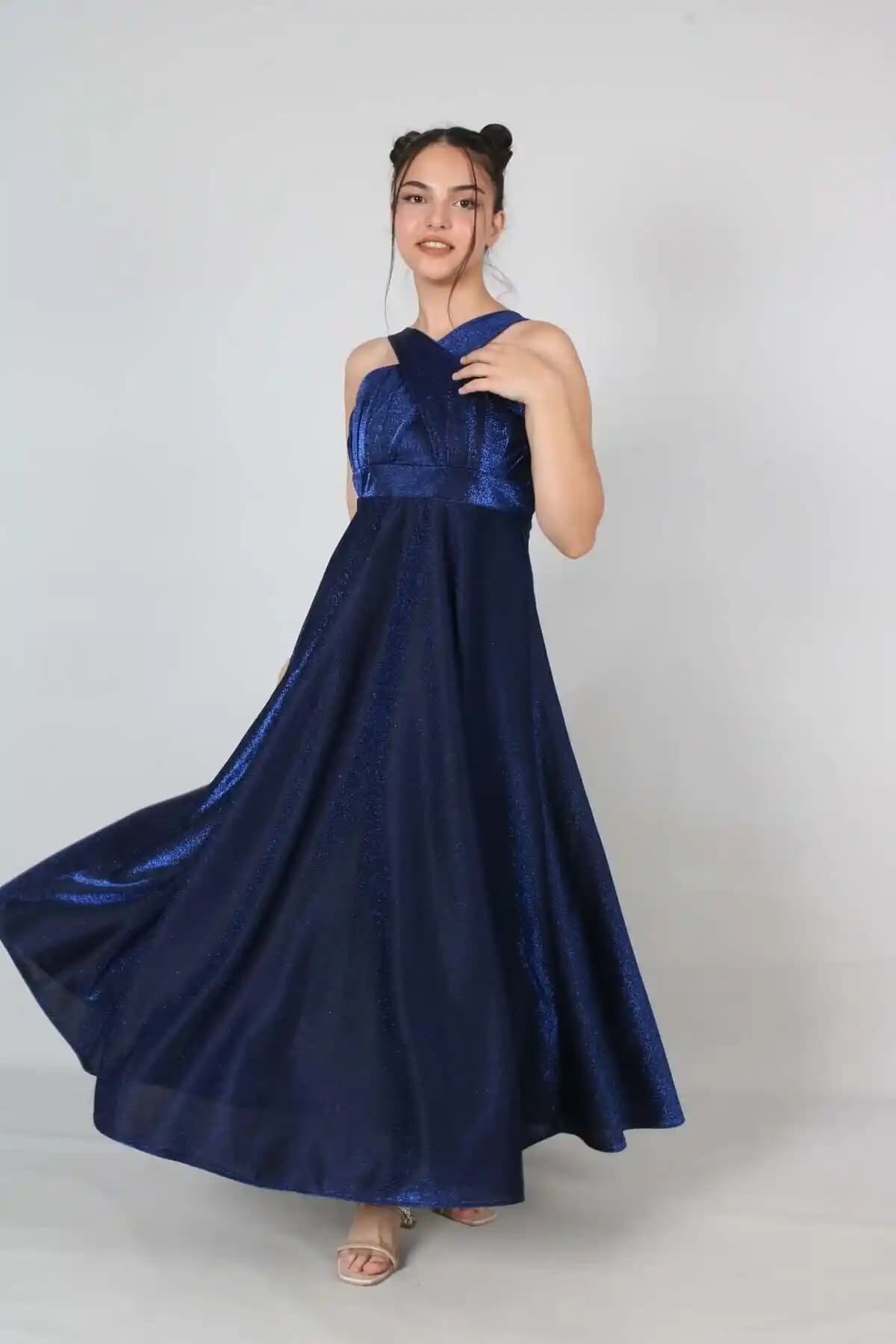 12 Yaş Mezuniyet Elbiseleri İçin Stil Rehberi ve Trendler 2023