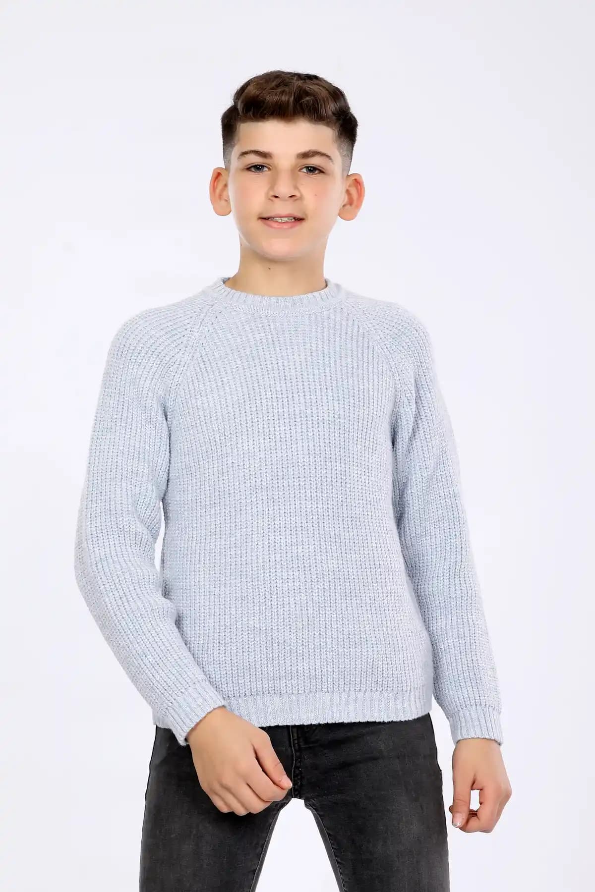 13 Yaşındaki Erkekler İçin Güncel Moda Trendleri ve Stil Önerileri