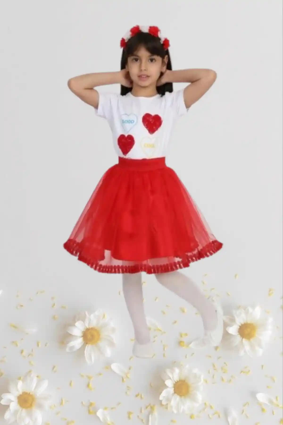 23 Nisan Kız Çocukları İçin En Şık ve Rahat Kıyafetler Rehberi