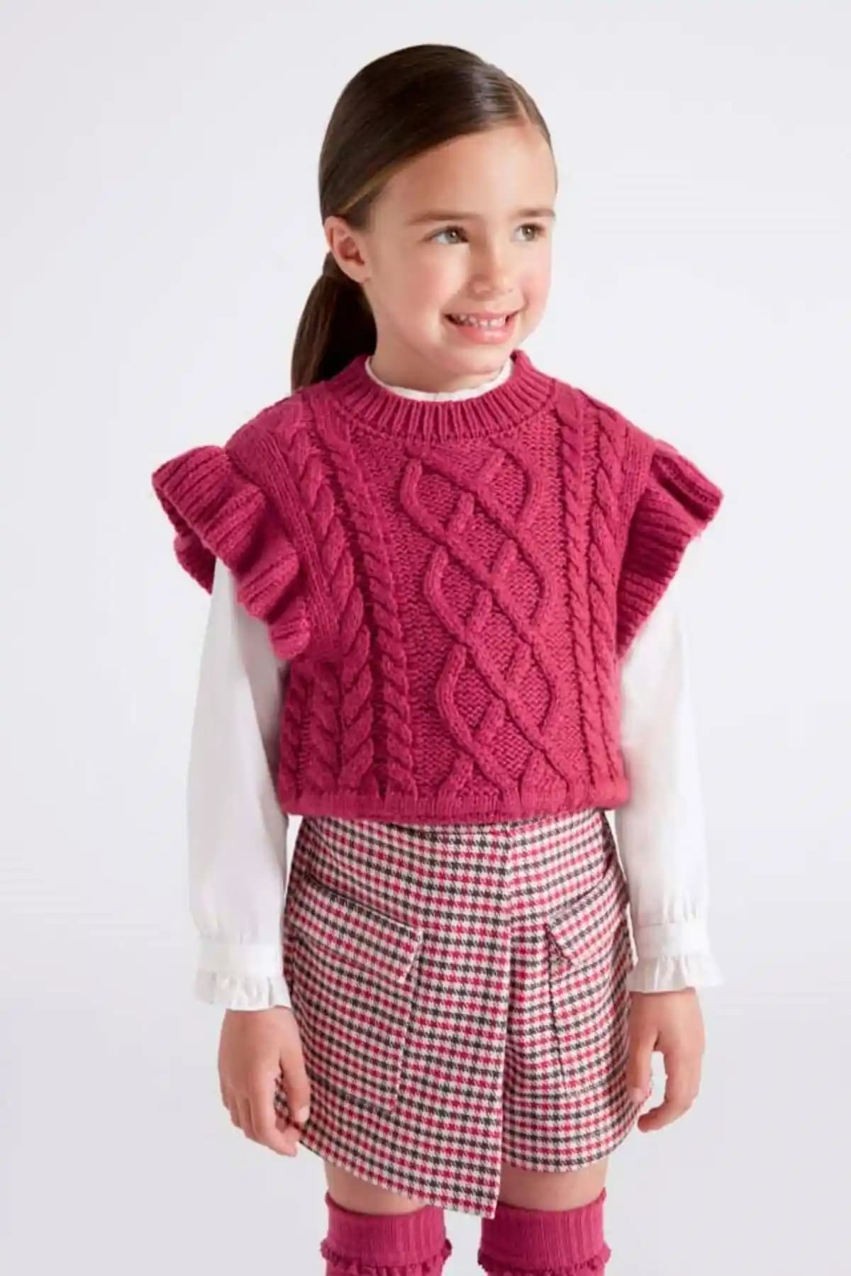 4 Yaş Kız Çocuk Yelek Modelleri: Moda ve Konforu Bir Arada Sunan Çocuk Giyim Trendleri