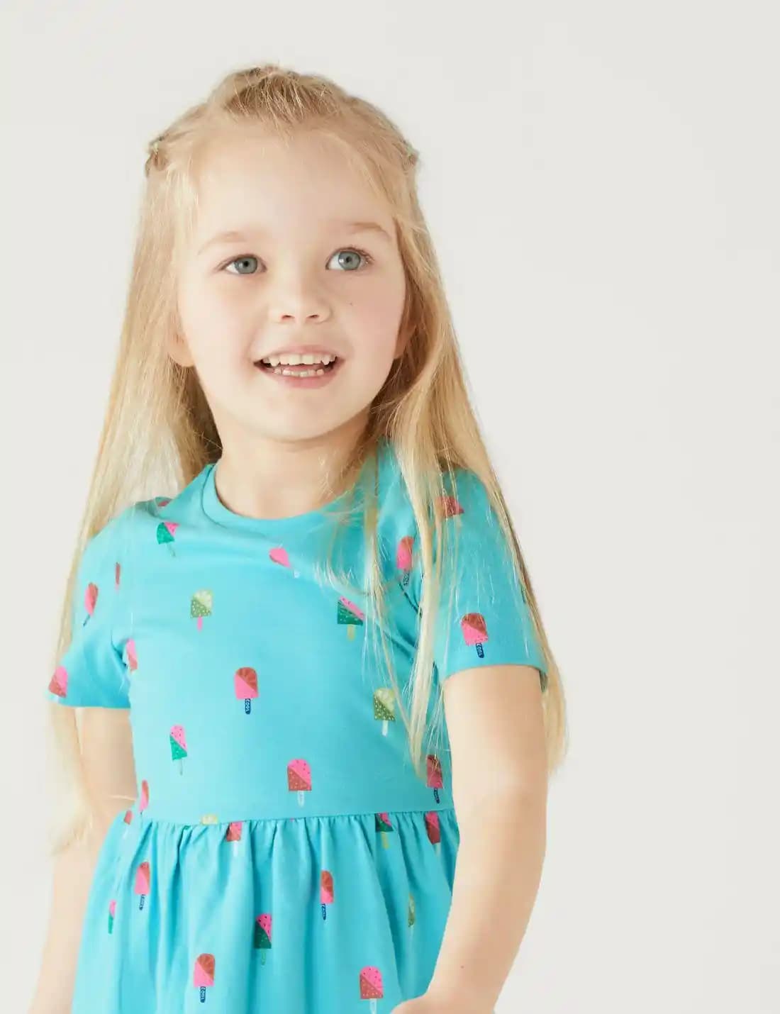 7 Yaş Çocuklar İçin Moda ve Konforu Birleştiren Elbise Seçimi Rehberi