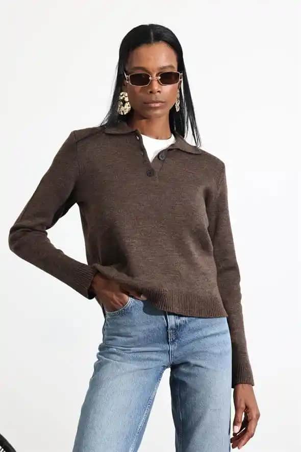 Acı Kahve Kazaklarıyla Kış Moda Trendleri ve Kombin İpuçları