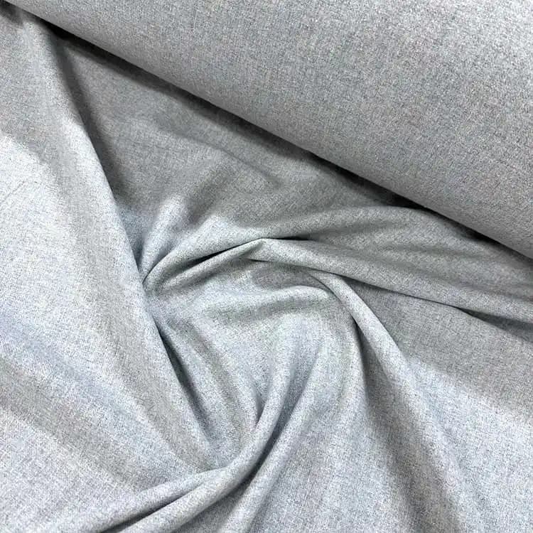 Açık Gri Kumaşın Moda Dünyasındaki Yeri ve Zamansız Şıklık Özellikleri