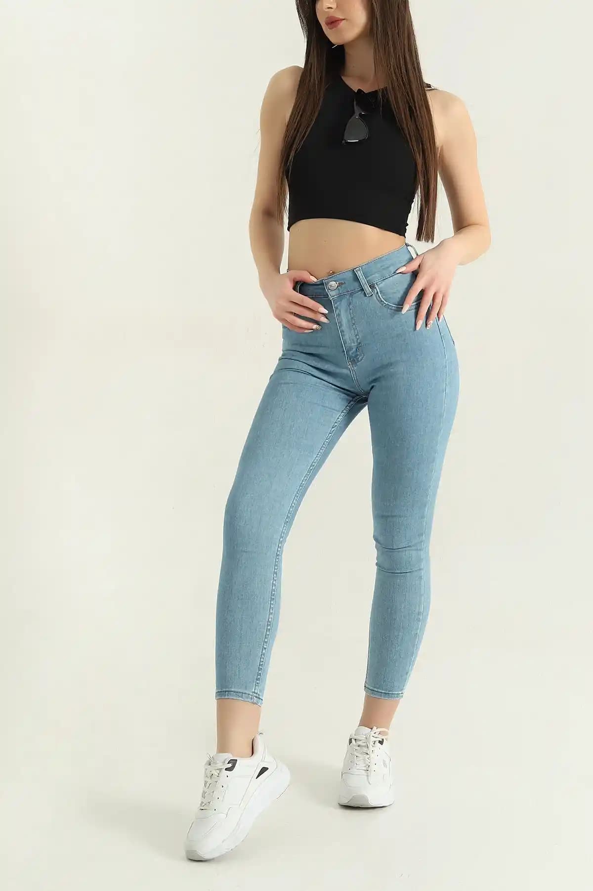 Açık Mavi Kotun Moda Dünyasındaki Yeri ve Kombinasyon Önerileri