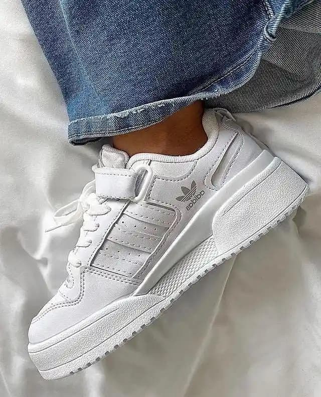 Adidas Cırt Cırtlı Eşofmanlar ile Günlük Şıklık ve Konforu Yakalayın