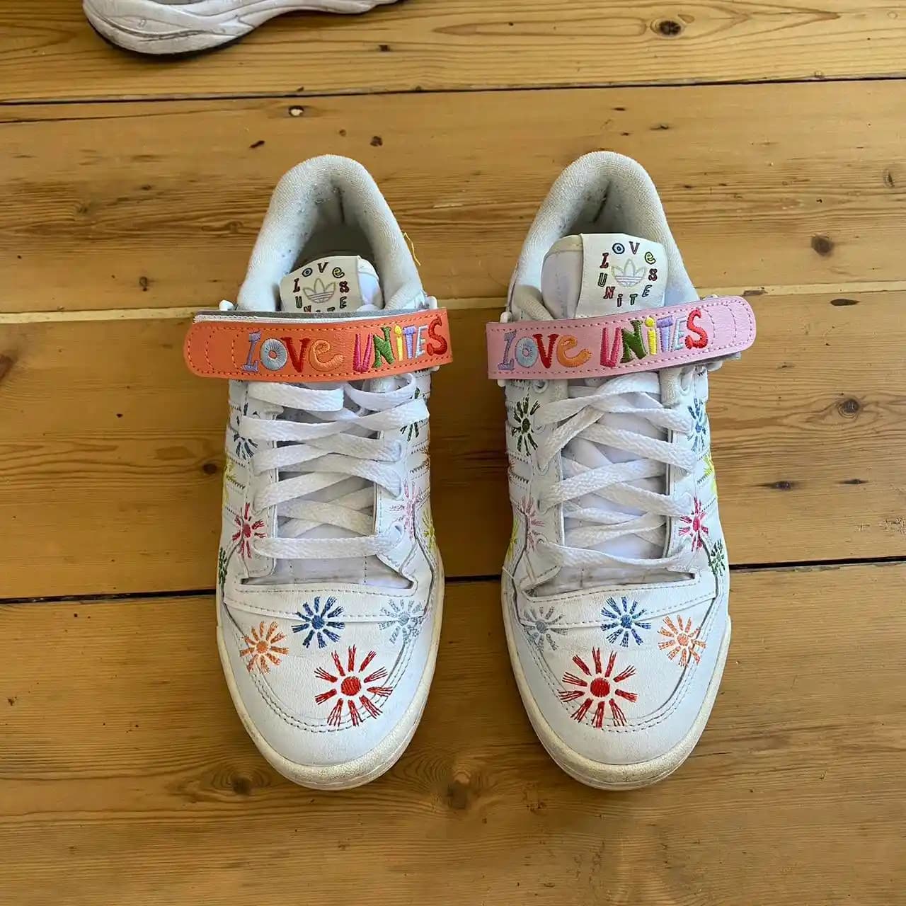 Adidas Forum Love: Modern Tasarımı ve Kültürel Etkisiyle Moda Dünyasında Kendini İfade Etme Aracı