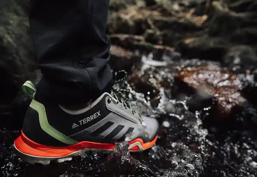 Adidas Kışlık Spor Ayakkabıları: Dayanıklı ve Şık Tasarımlarla Soğuk Havalar İçin