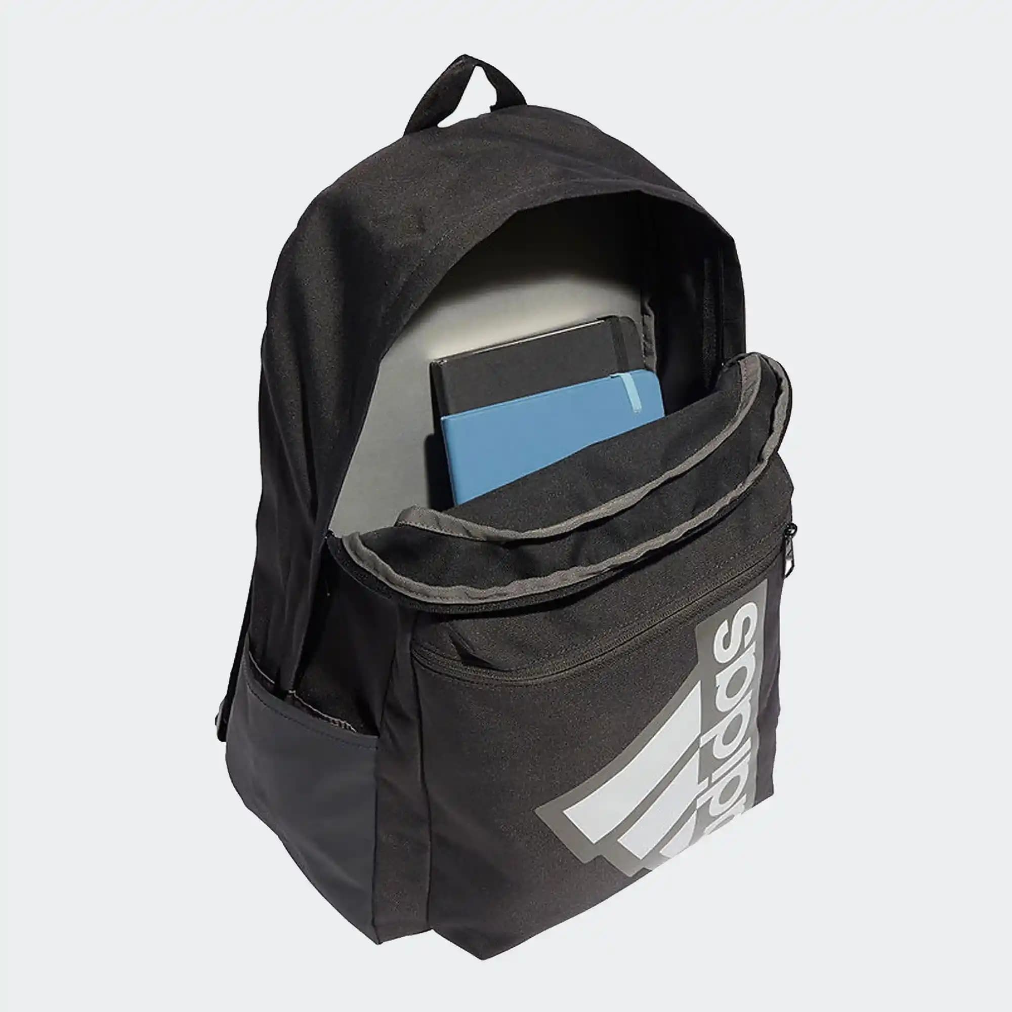 Adidas Klasik Sırt Çantası: Moda ve Fonksiyonelliğin Mükemmel Buluşması