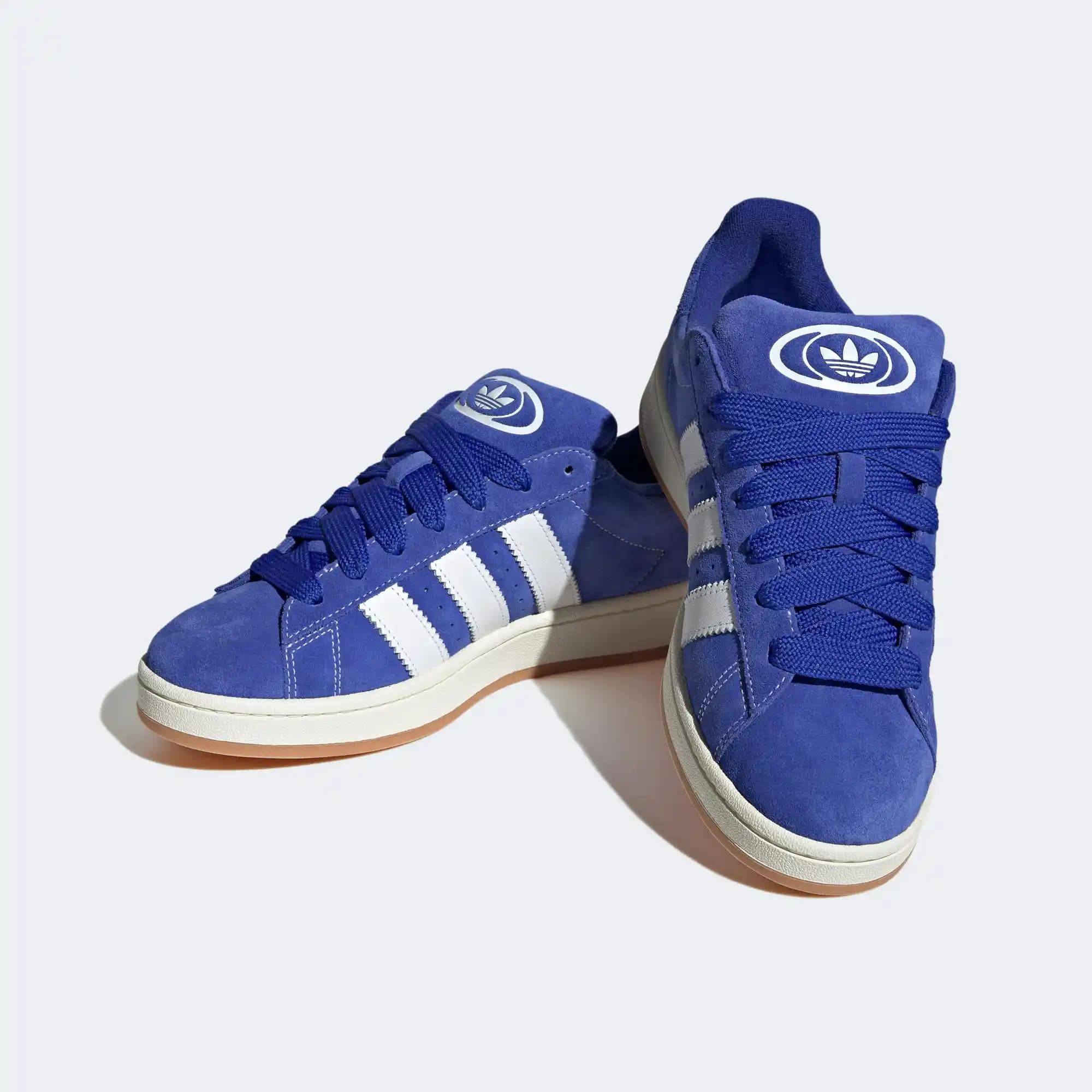 Adidas Logo ve Ayakkabılar: Moda Dünyasında İkonik Bir Marka Kimliği