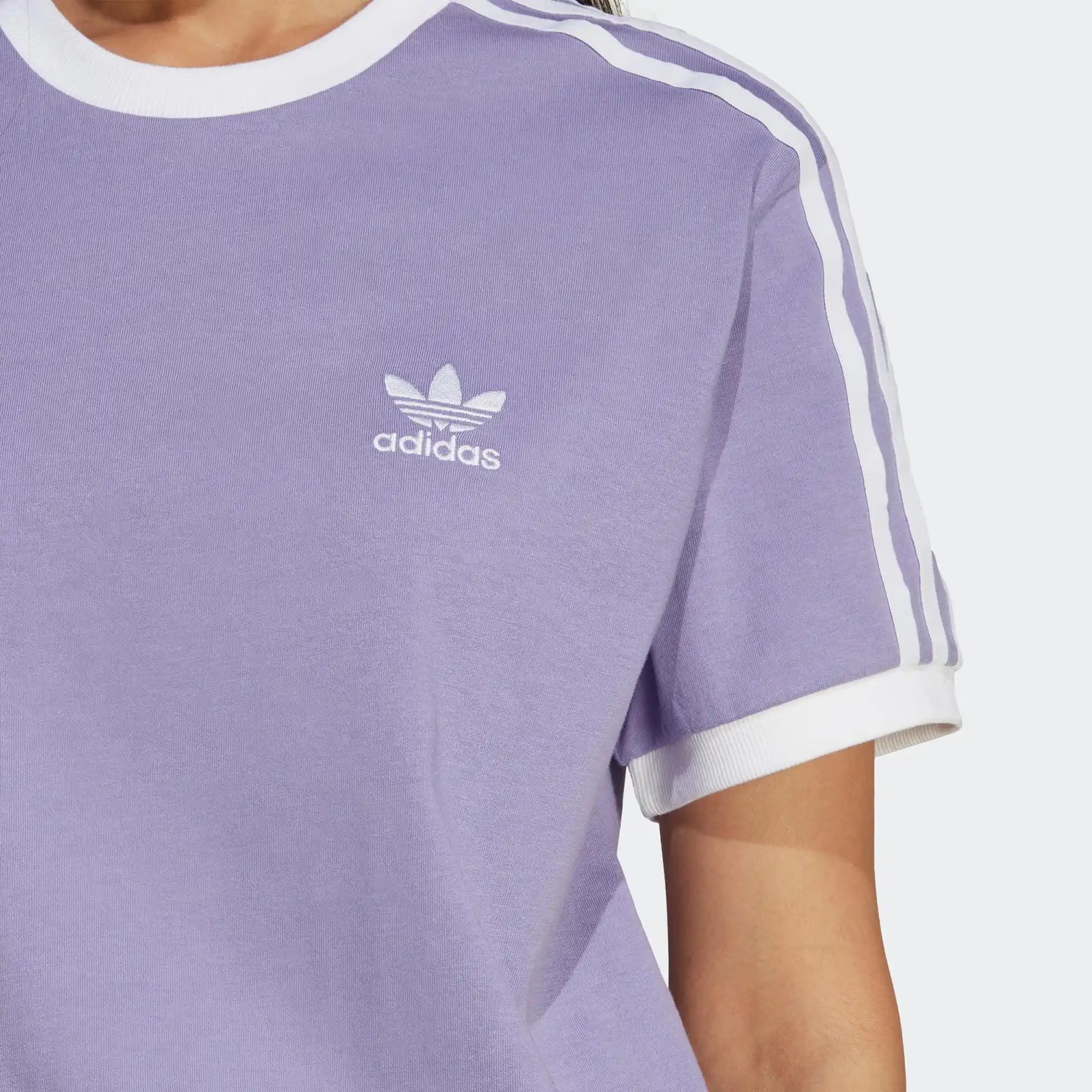 Adidas Mor Tişörtlerle Modern ve Şık Stil Yaratmanın Yolları