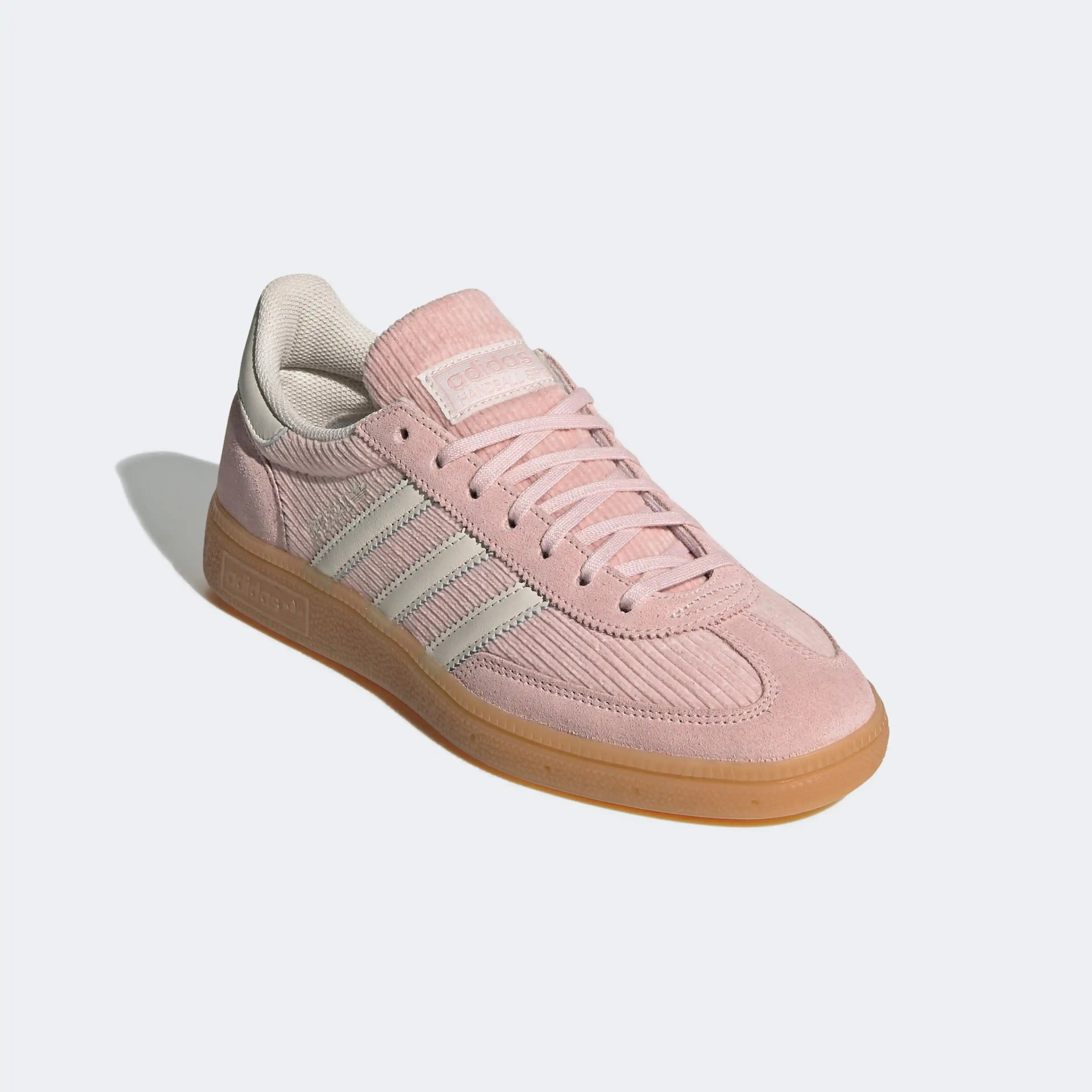 adidas Spezial Pembe Koleksiyonu: Modern Spor ve Moda İfadesinin Şık Buluşması