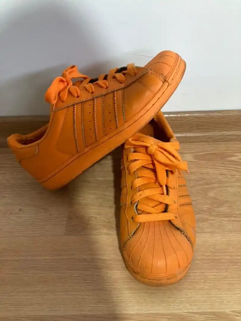 Adidas Süperstardır: Tarihçesi, Moda Dünyasındaki Yeri ve Güncel Trendler