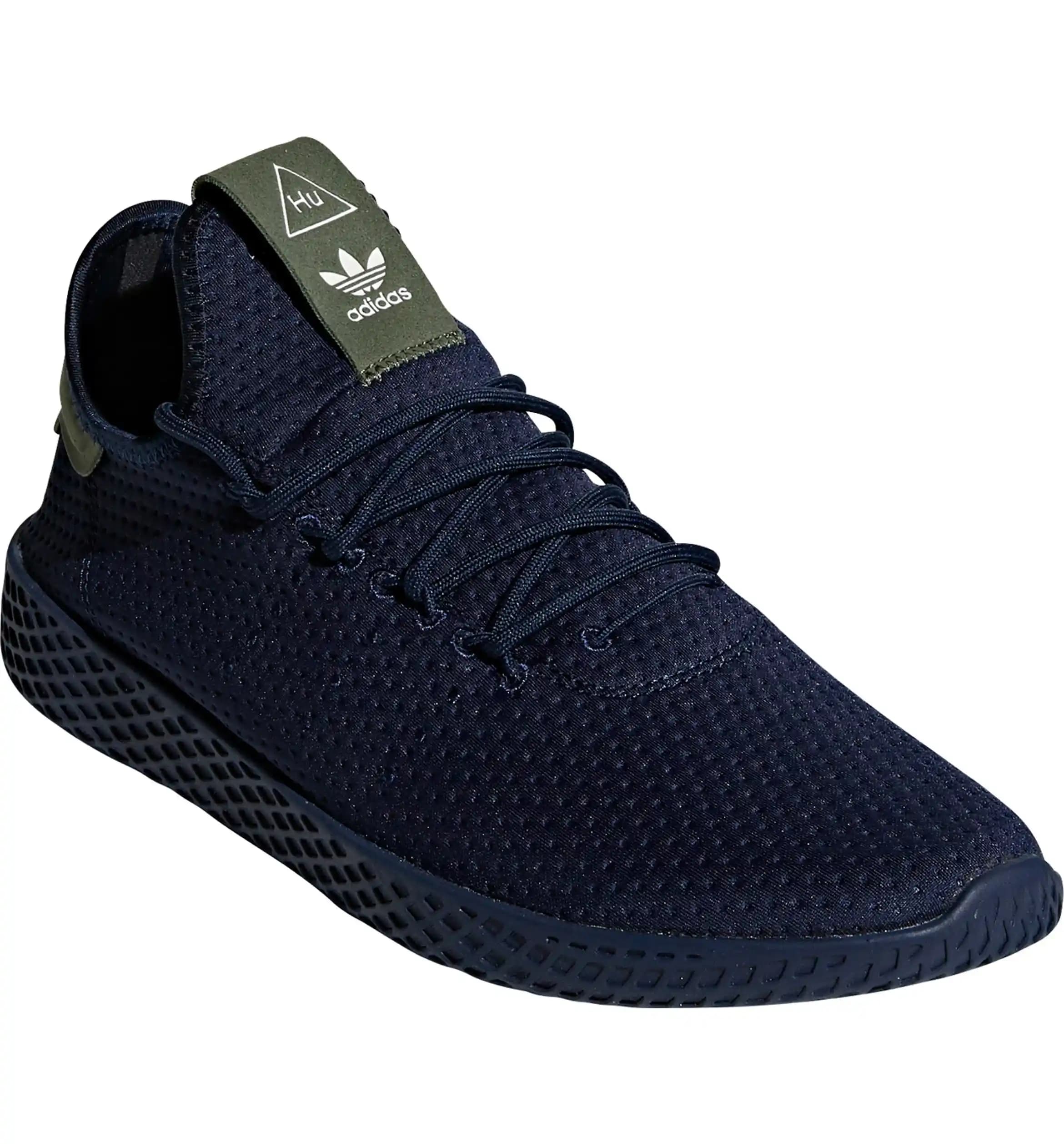 Adidas Tennis Hu Spor Ayakkabıları: Moda ve Fonksiyonelliğin Birleşimi