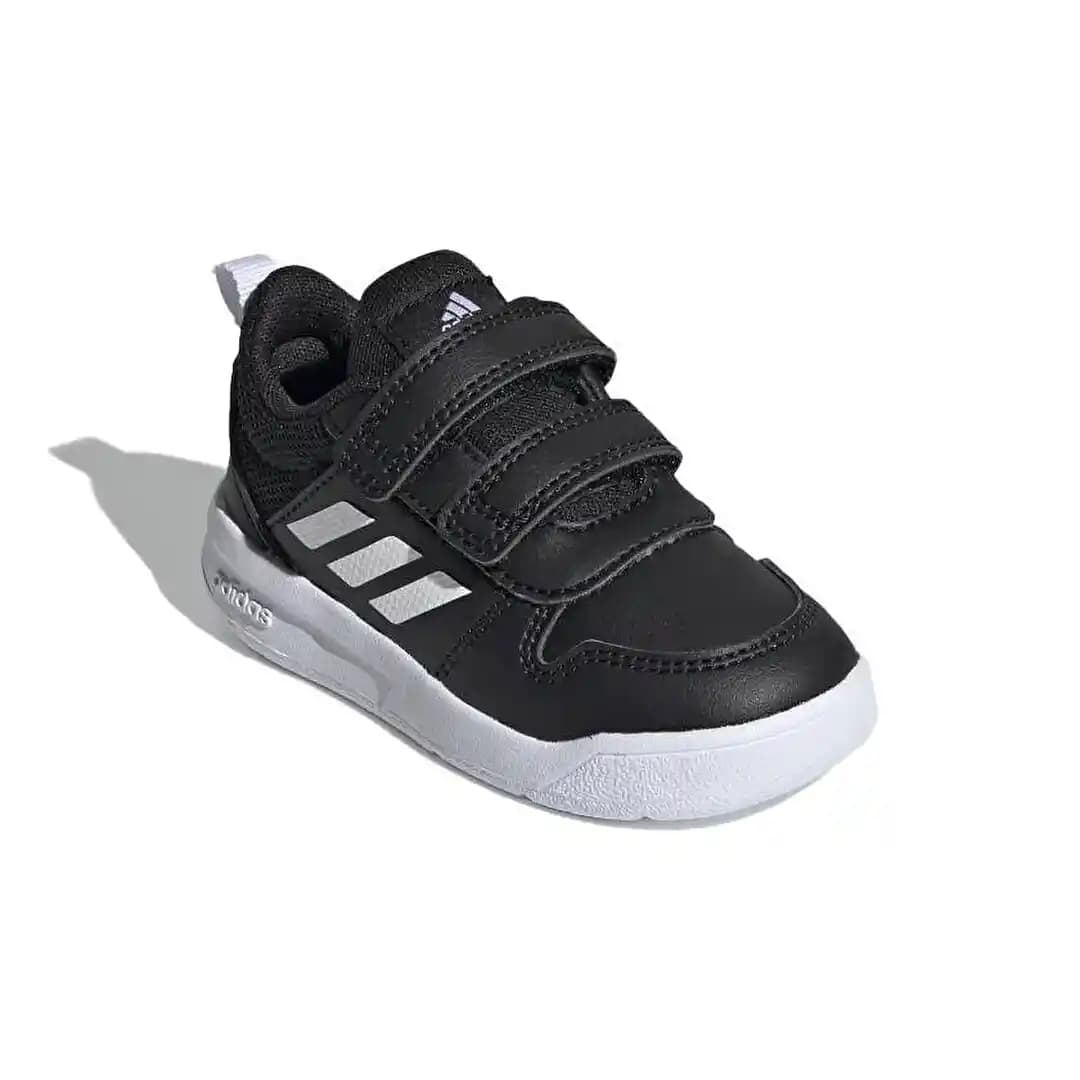 Adidas Tensaur Bebek Ayakkabısı: Şıklık ve Konforu Bir Arada Sunan Yenilikçi Tasarım
