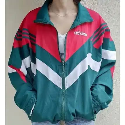 adidas Vintage Ceketler: Zamansız Şıklık ve Modern Trendlerin Buluşması