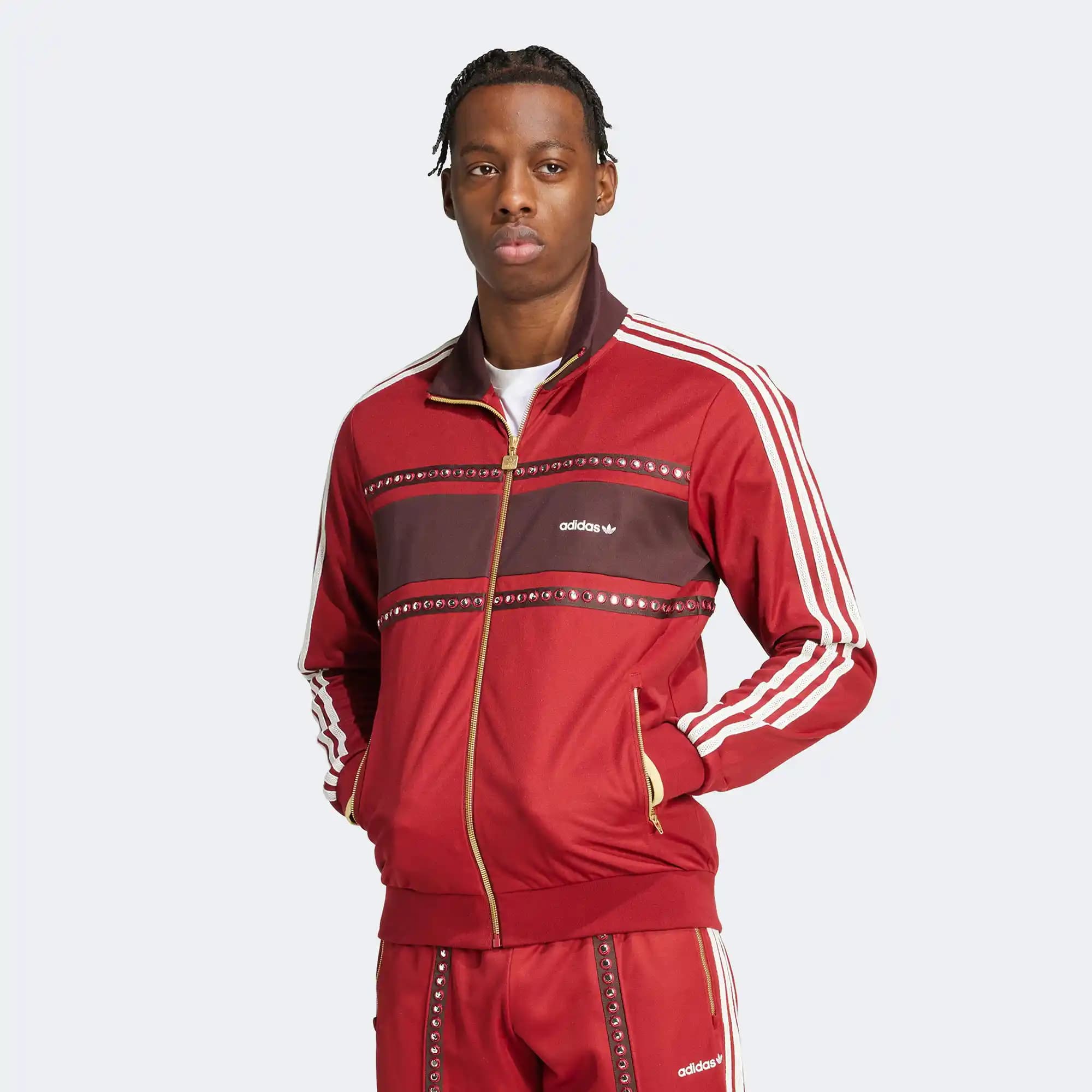 Adidas Vintage Eşofman Üstleri: Moda Dünyasında Zamansız Şıklık ve Güncel Trendler
