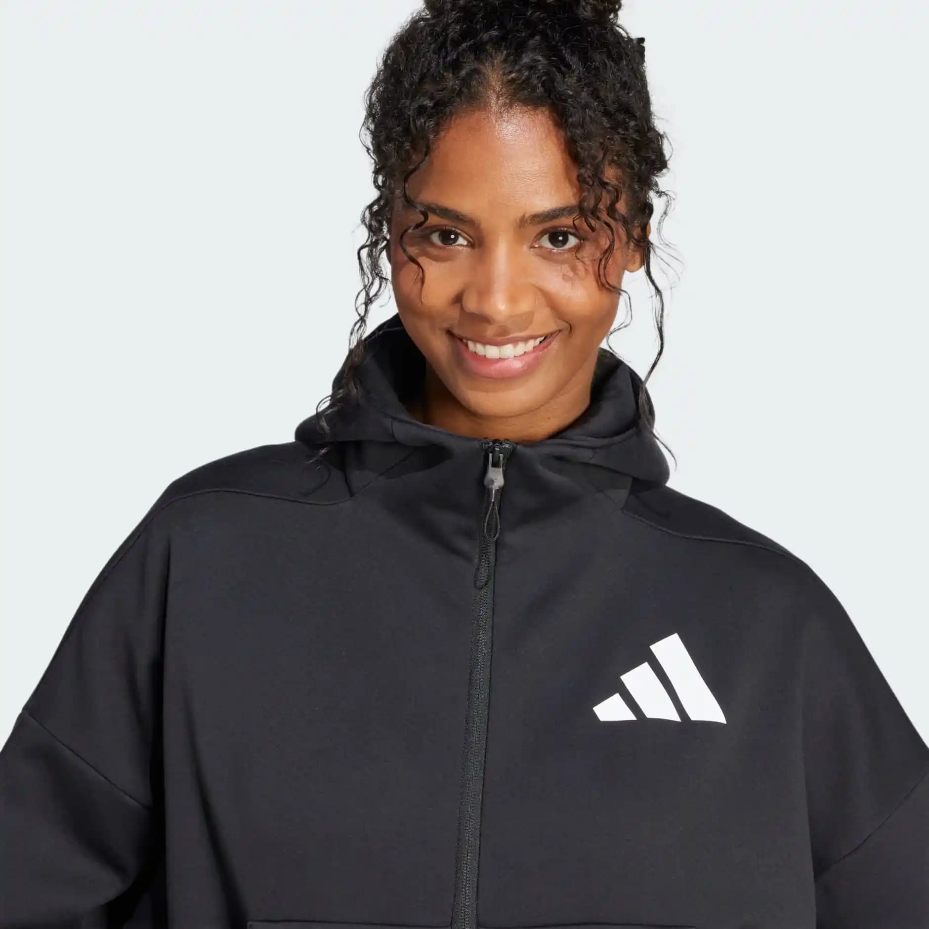 Adidas Zip Detaylarıyla Moda ve Fonksiyonelliği Birleştiren Güncel Trendler
