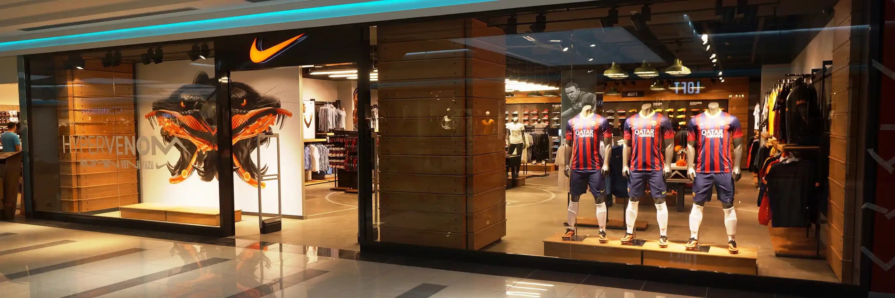 Antalya'da Nike ve Moda Dünyasında Yükseliş: Şehirdeki Stil ve Trendlerin Analizi