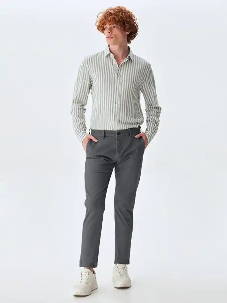 Antrasit Pantolon: Her Tarza Uygun Çok Yönlü ve Şık Moda Parçası