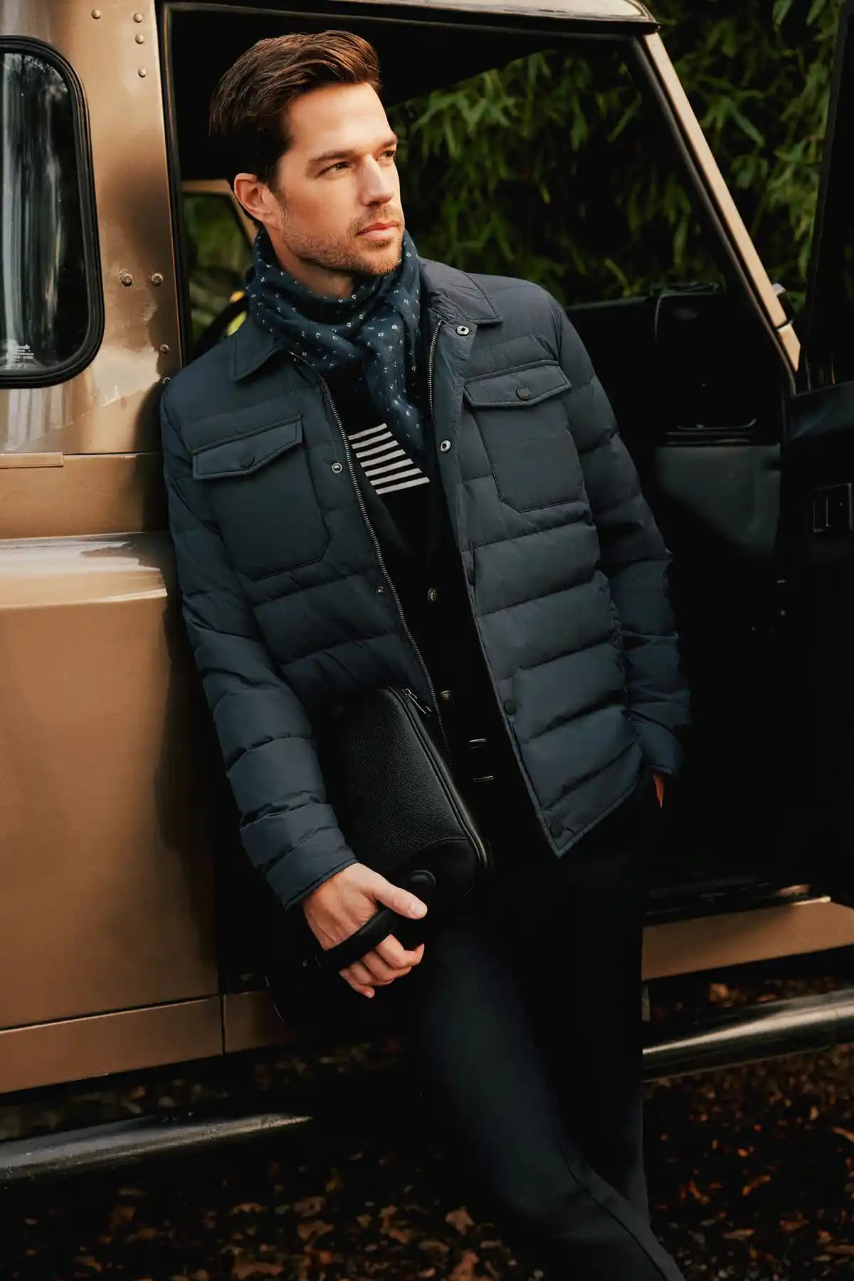 Avva Erkek Montları: Şıklık ve Konforu Bir Arada Sunan Modern Tasarımlar