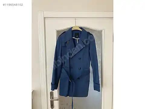 Avva Erkek Trençkotları: Şıklık ve Fonksiyonelliği Bir Arada Sunan Modern Tasarımlar