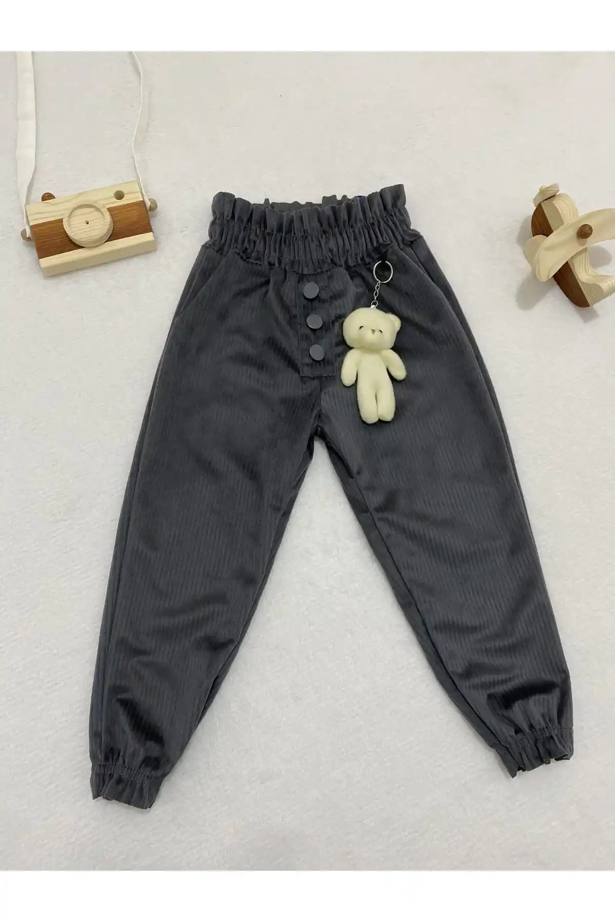 Ayıcıklı Pantolonlar: Moda Dünyasında Yenilikçi ve Şık Bir Trend Analizi