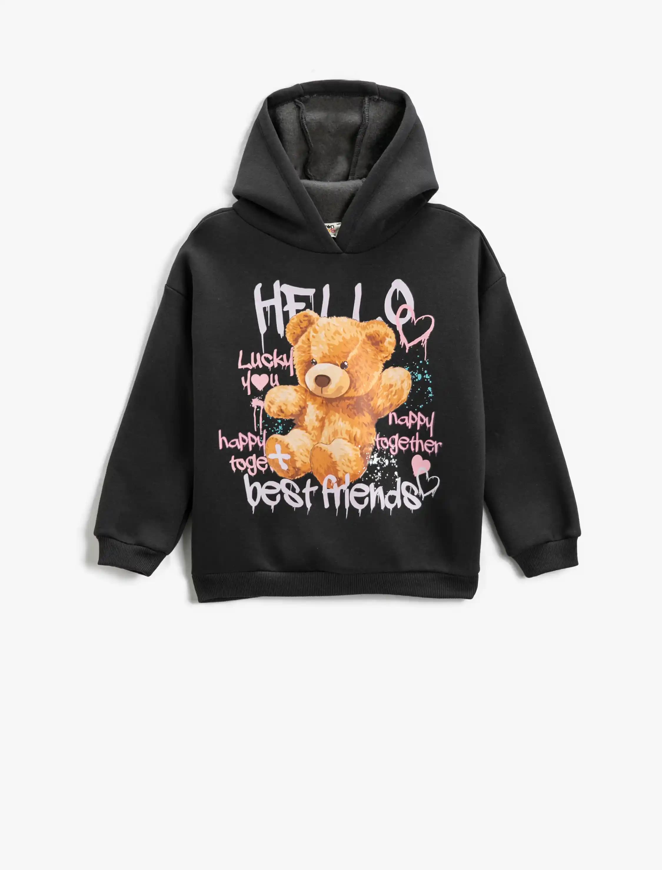 Ayılı Sweatshirtler Moda Dünyasında Renkli ve Çekici Bir Trend Olarak Popülerliğini Artırıyor