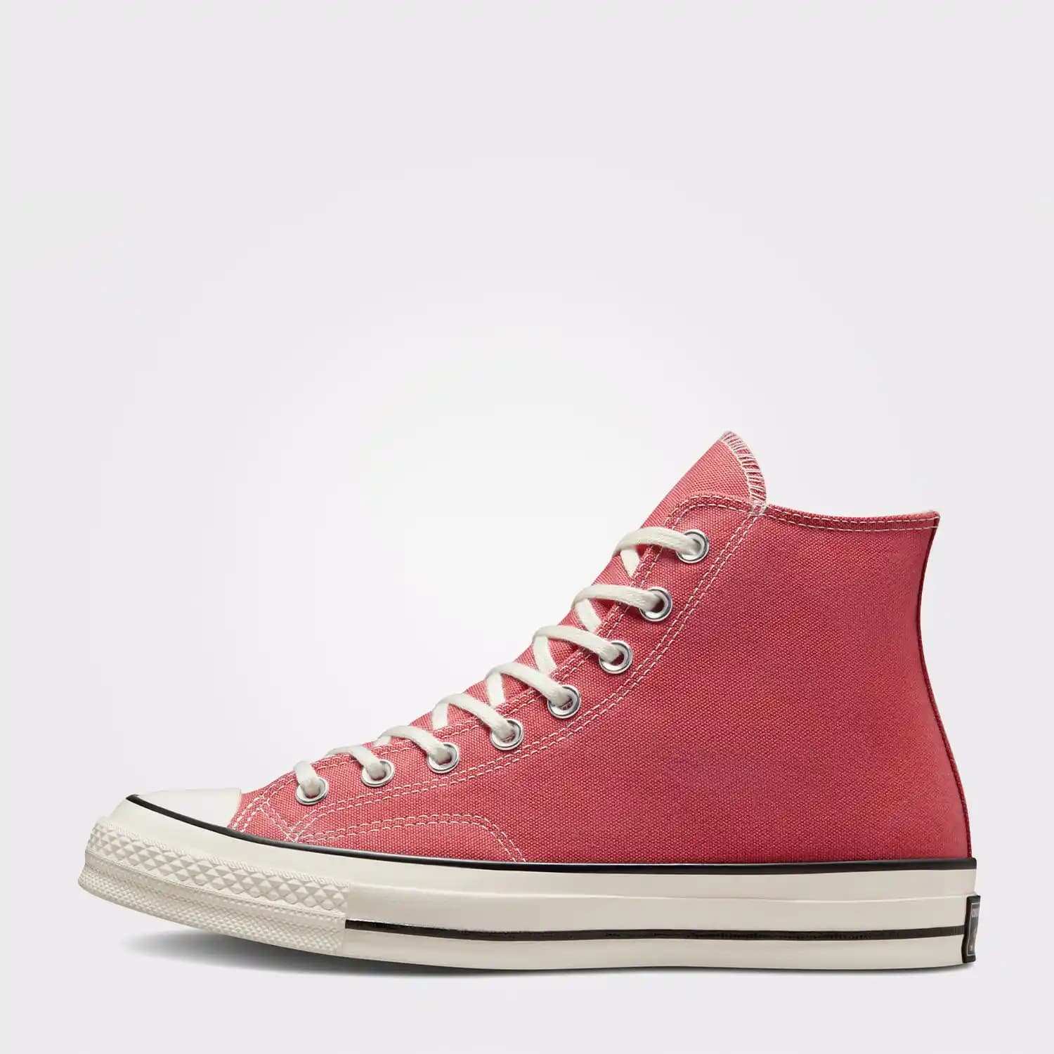 Bahar Renkleriyle Converse Chuck 70 İle Moda Trendlerini Yansıtarak Tarzınızı Yükseltin