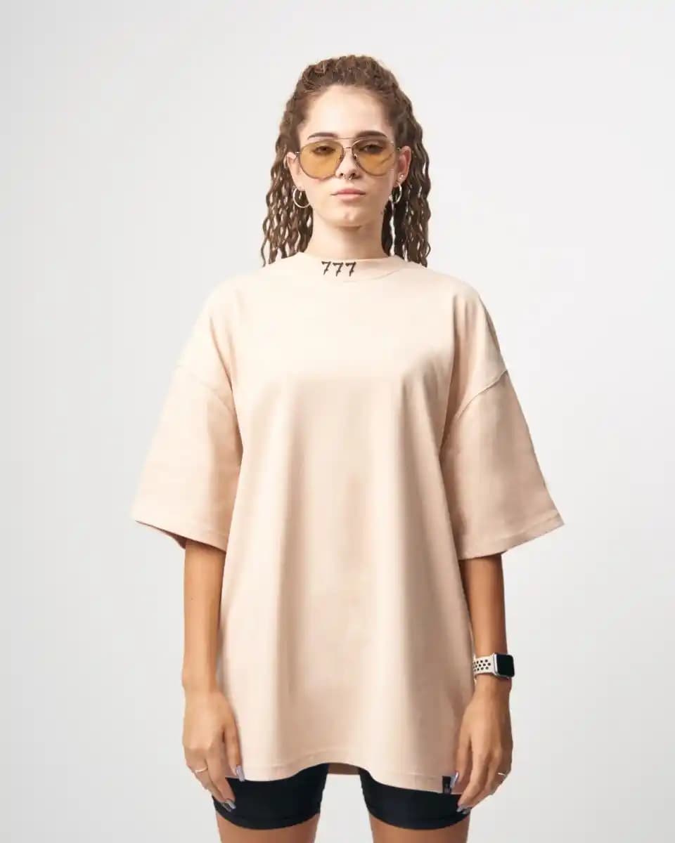Baskılı Oversize Tişörtler Moda Dünyasında Rahatlık ve Kendini İfade Etmenin Yolu