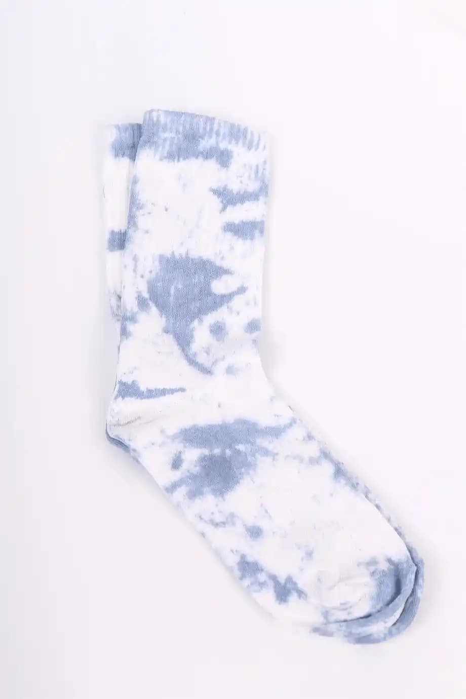 Batik Çorapların Moda Dünyasında Yükselişi ve Stil İpuçları