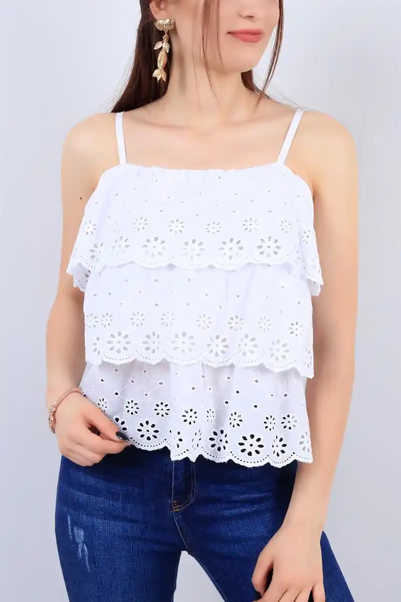 Bayan Askılı Bluzlar Moda Trendleri ve Kombin Önerileri 2024