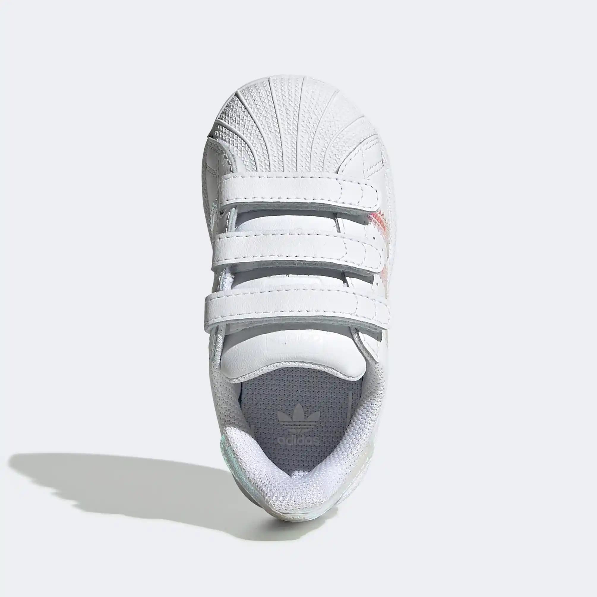 Bebek Modasında Spor Ayakkabıların Yükselişi: adidas ile Şıklık ve Konfor