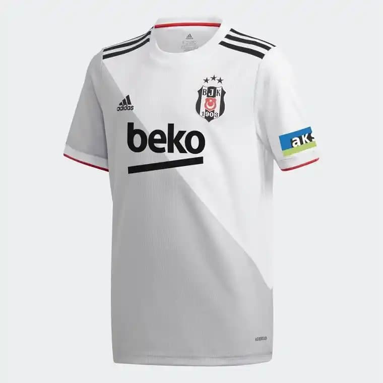 Beşiktaş 20-21 Sezonu Forması: Spor ve Moda Dünyasının Kesiştiği Nokta