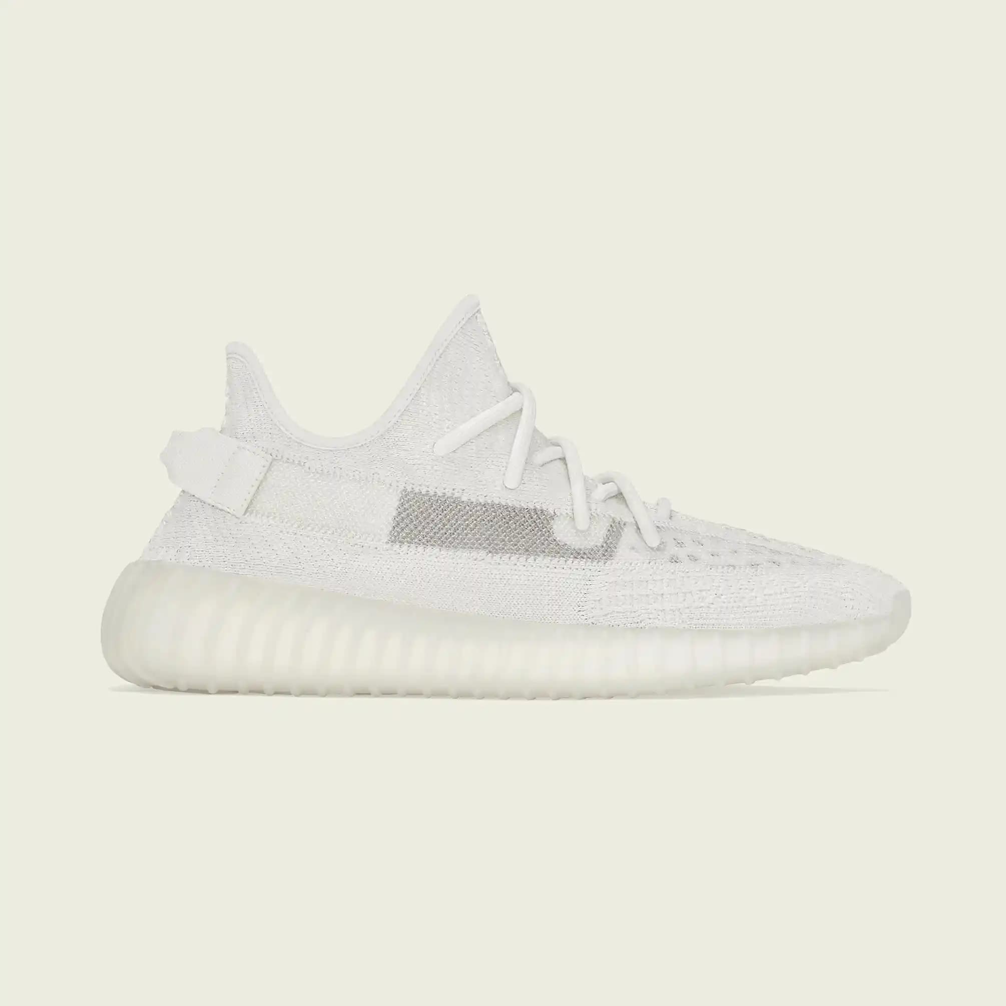 Beyaz Yeezy Modelleri: Modern ve Şık Tasarımlarla Stilinizde Fark Yaratın