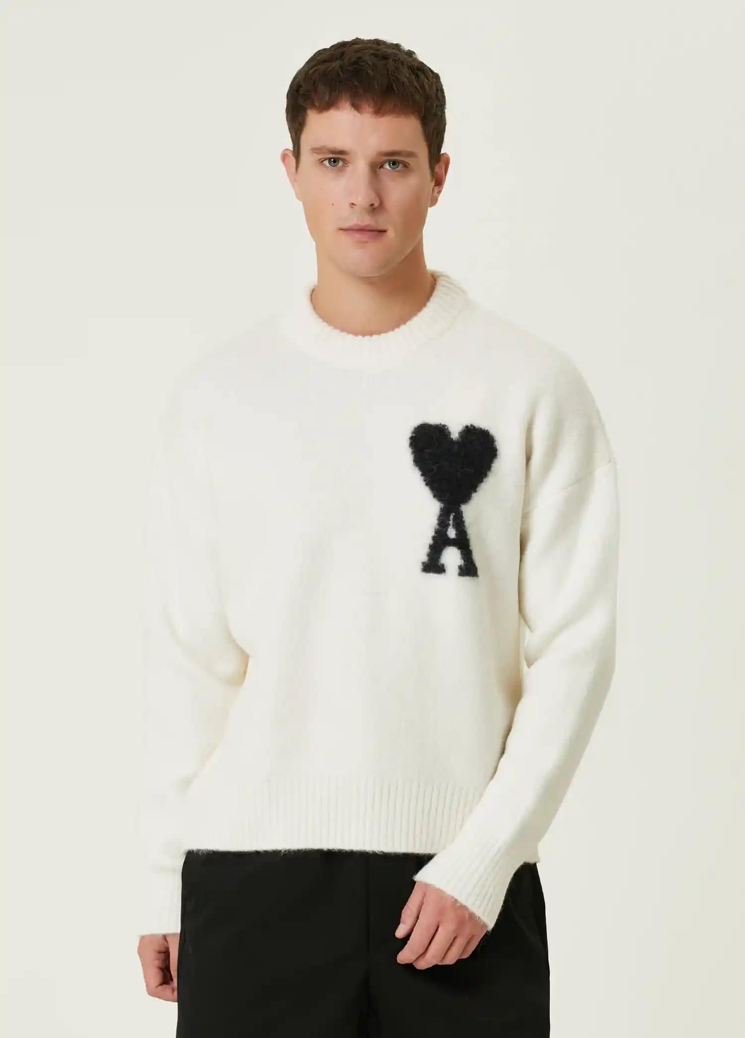 Beymen Erkek Kazak Modası: Şıklık ve Konforu Bir Arada Sunan Koleksiyon