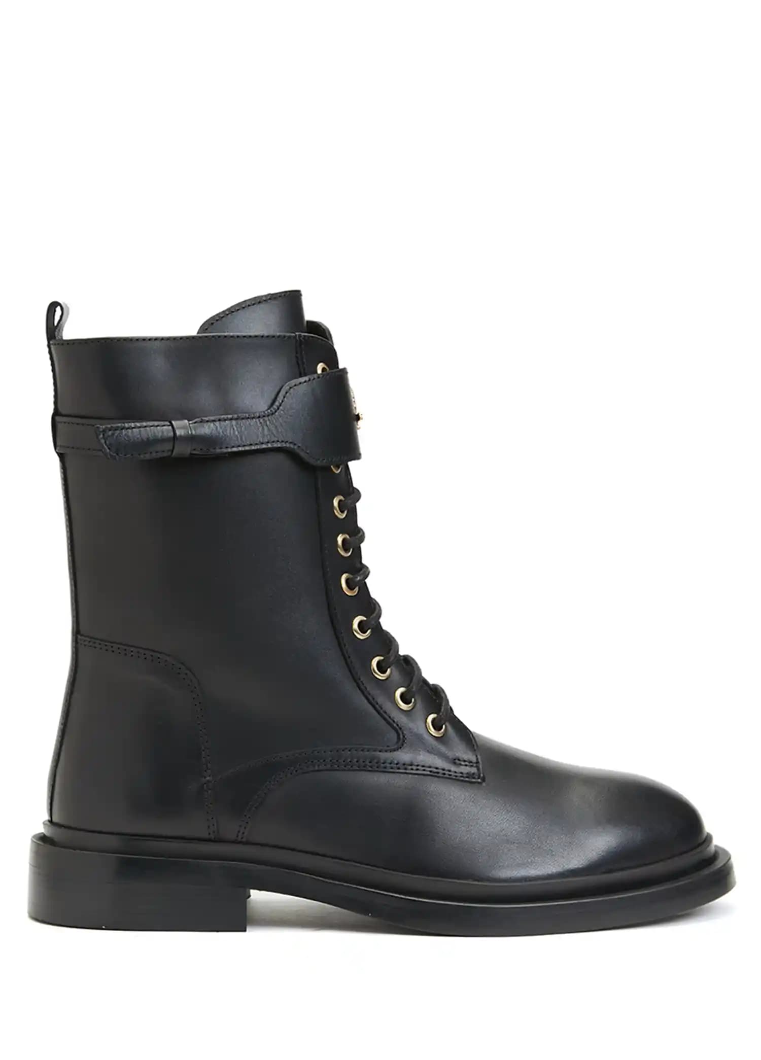 Beymen Kadın Bot Koleksiyonu: Şıklık ve Konforun Bir Arada Olduğu Sezon Trendleri