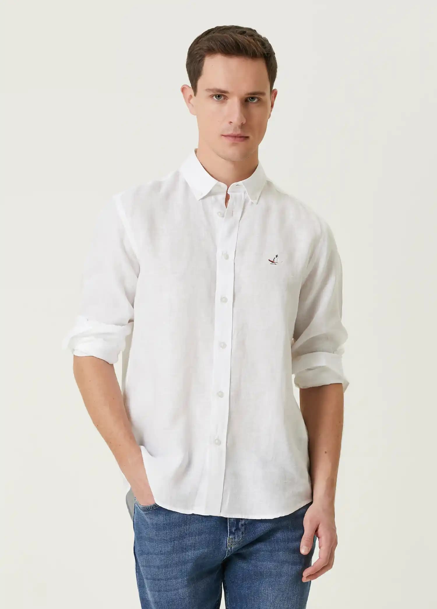 Beymen Keten Gömlekler: Yaz Ayları İçin Şık ve Konforlu Seçenekler