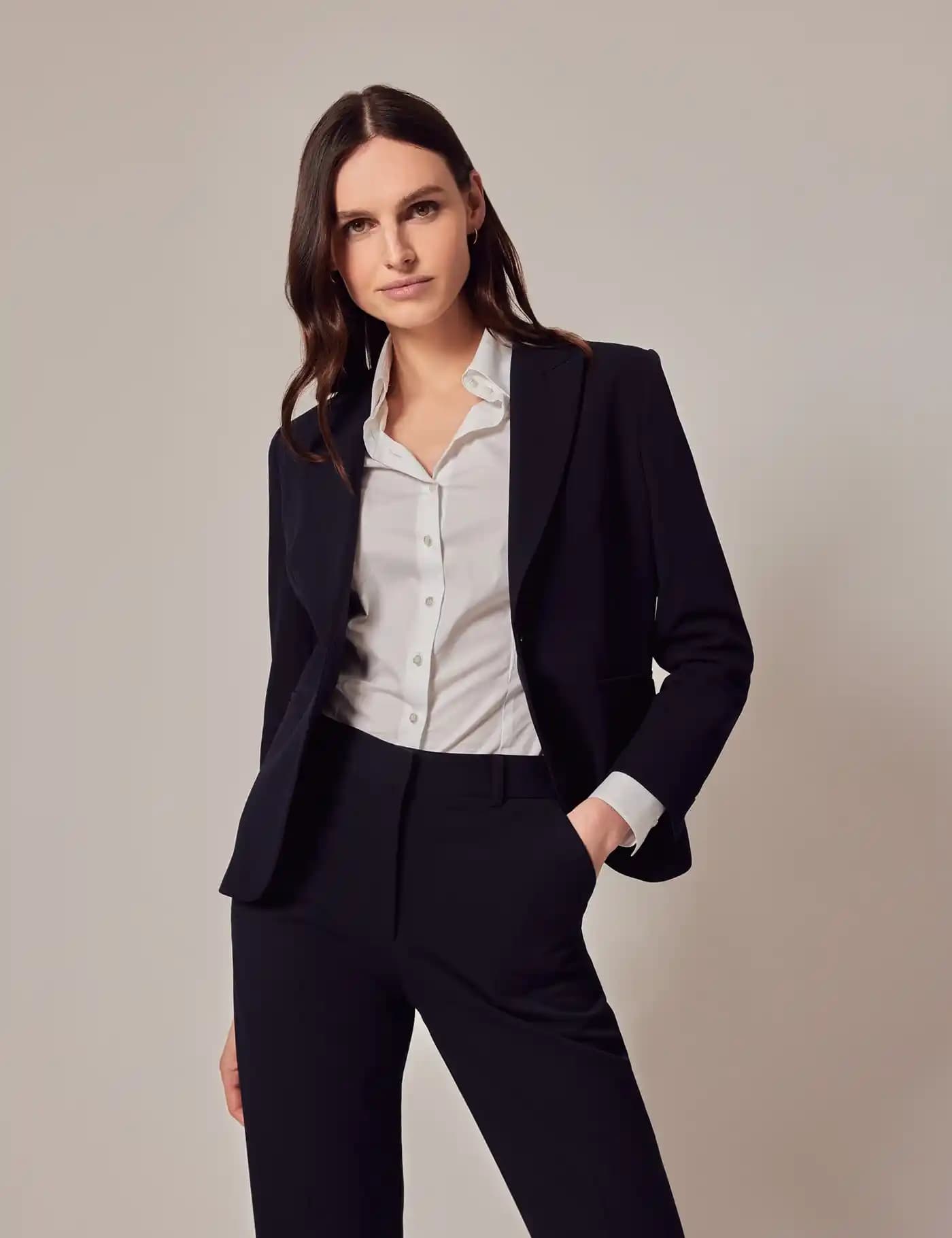 Blazer Modasının Evrimi ve Güncel Trendler Hakkında Detaylı Bilgi
