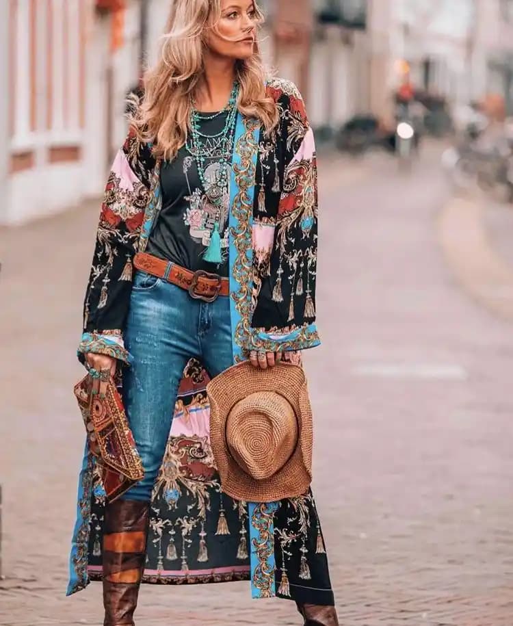 Bohem Tarzı Kıyafetler: Özgürlük ve Yaratıcılıkla Moda İfadesi