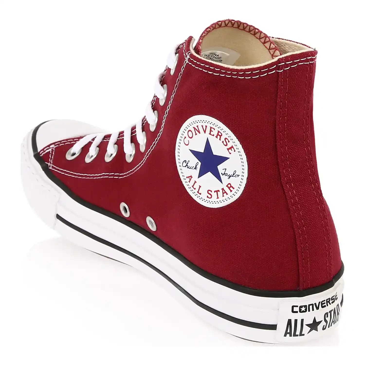 Bordo Converse ile Şık ve Rahat Bir Tarz Yaratmanın Yolları